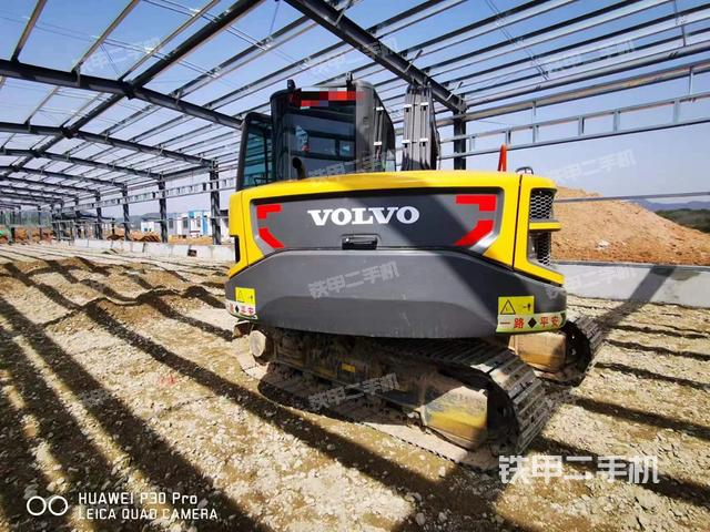 驾驶室顶部（整机外观）