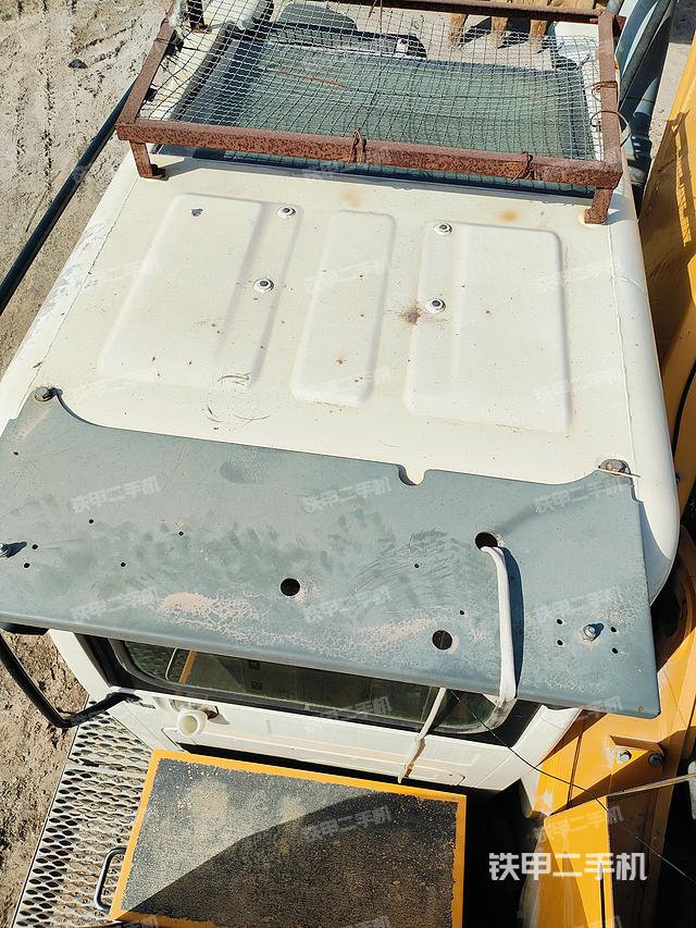 驾驶室顶部（整机外观）