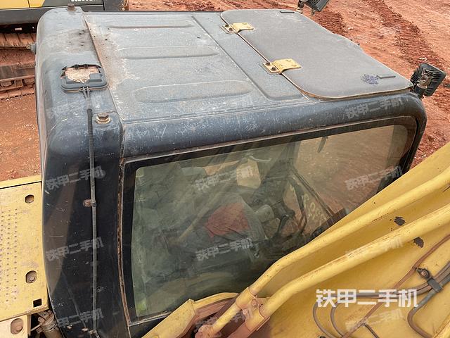 驾驶室顶部（整机外观）