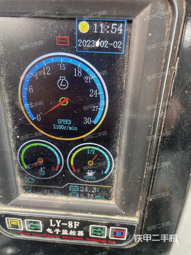 駕駛室整體(整機外觀) 駕駛室整體(整機外觀)