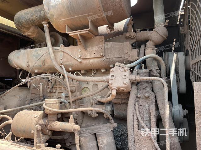 发动机左侧（整机外观及大件）