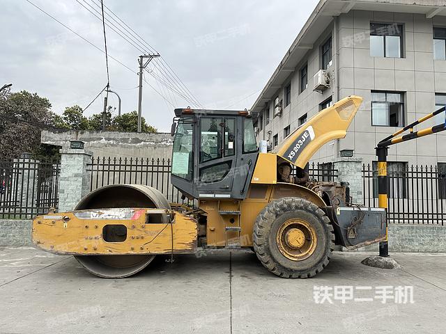 整机左侧（设备外观及核心部件）