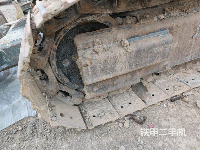 右驅(qū)動輪(行走機構(gòu)) 右驅(qū)動輪(行走機構(gòu))