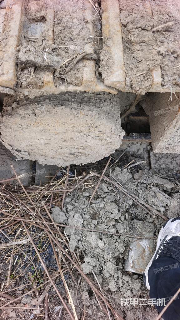 右驱动轮（行走机构）