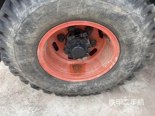 單側履帶整體(整機外觀) 單側履帶整體(整機外觀)