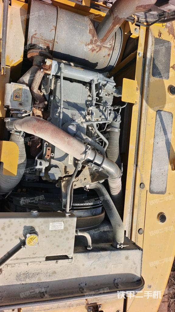 发动机室（上车部件）