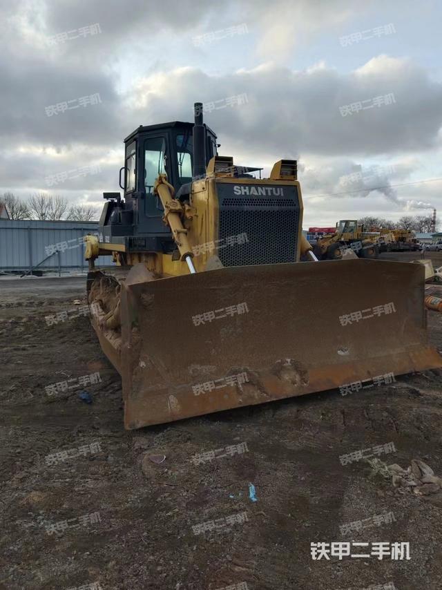 山推SD22标准型推土机