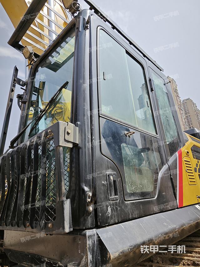 驾驶室整体（整机外观）