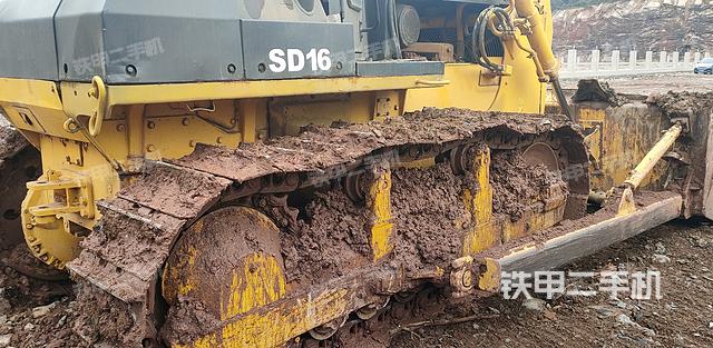 整机右侧（设备外观及核心部件）