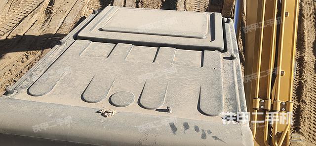 驾驶室顶部（整机外观）