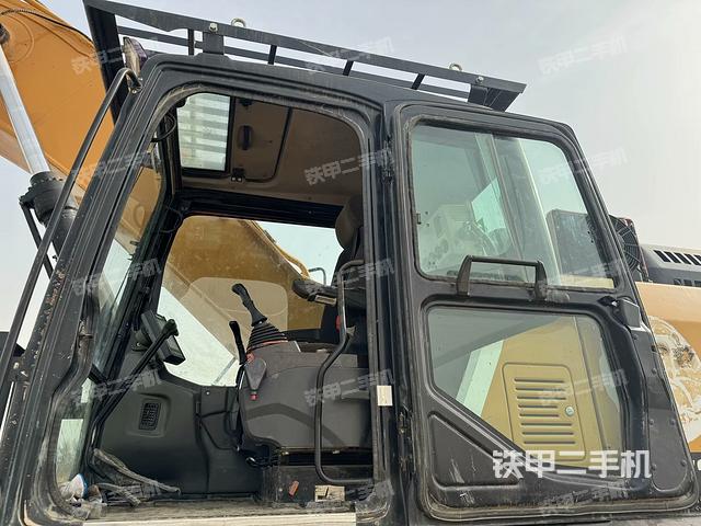 驾驶室整体（整机外观）