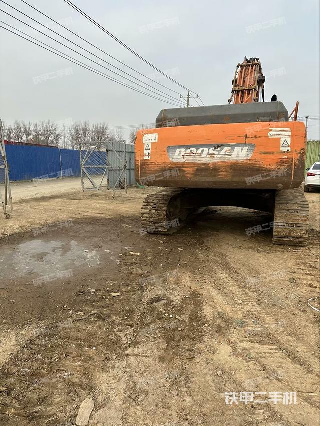 驾驶室顶部（整机外观）