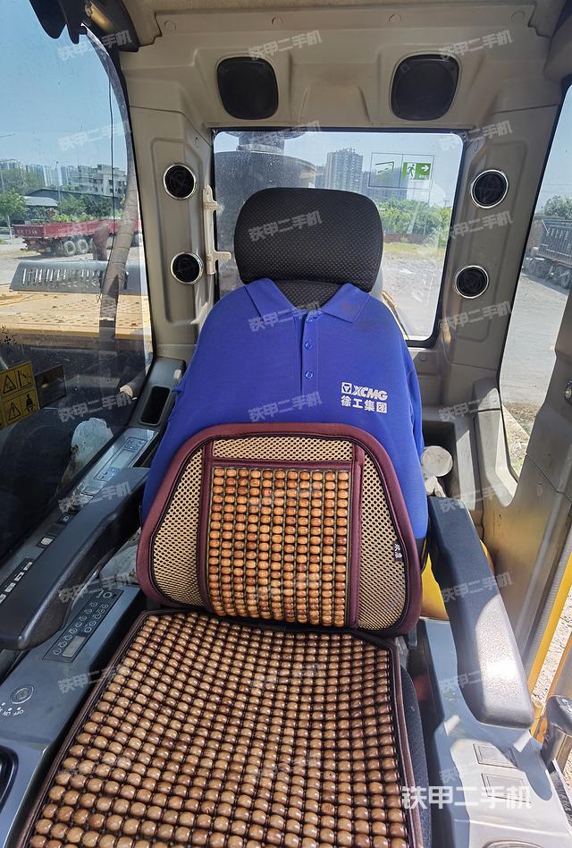 驾驶室整体（整机外观）