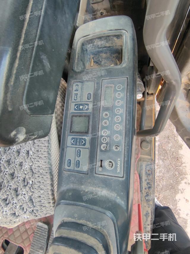 后窗玻璃角標（駕駛室部分）