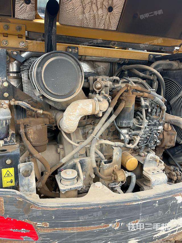 回转马达和主控阀（整机外观）