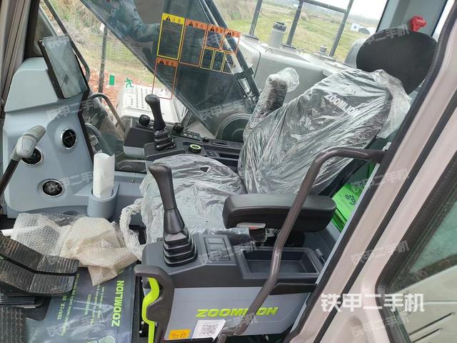 驾驶室整体（整机外观）