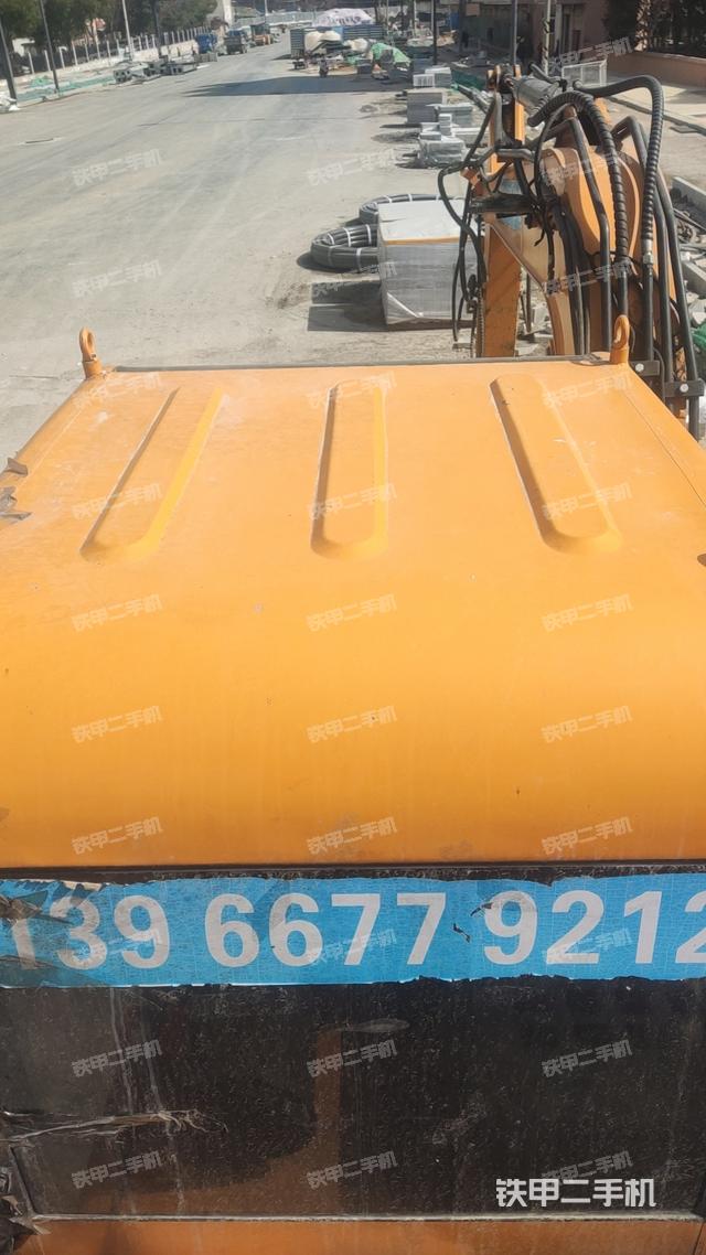 驾驶室顶部（整机外观）