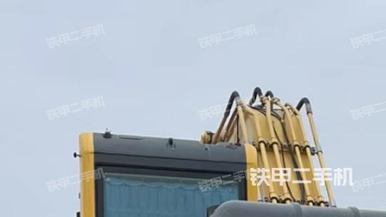 驾驶室顶部（整机外观）