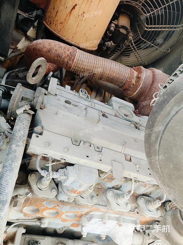 发动机右侧（整机外观及大件）