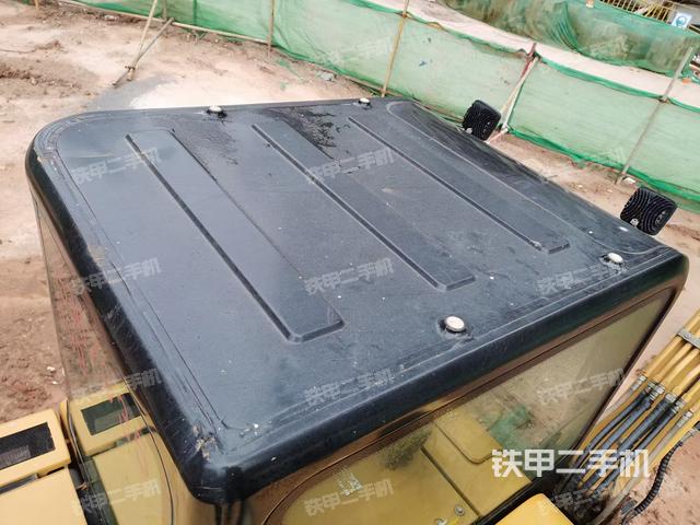 驾驶室顶部（整机外观）