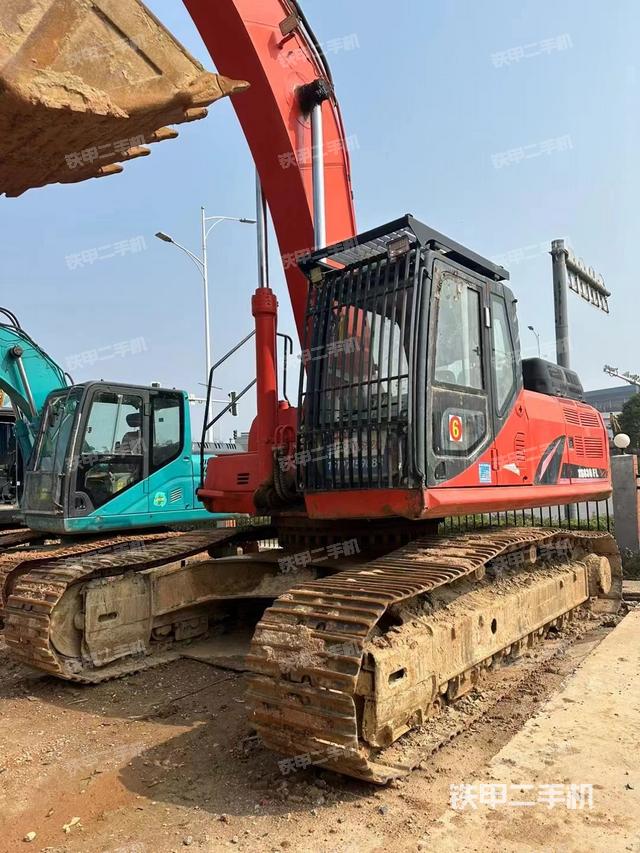 驾驶室整体（整机外观）