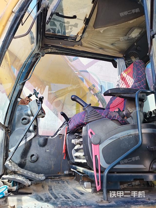 驾驶室整体（整机外观）