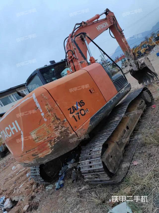 驾驶室顶部（整机外观）