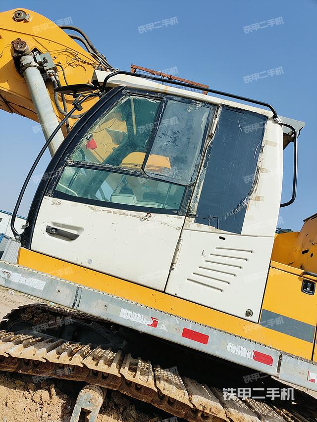 驾驶室整体（整机外观）