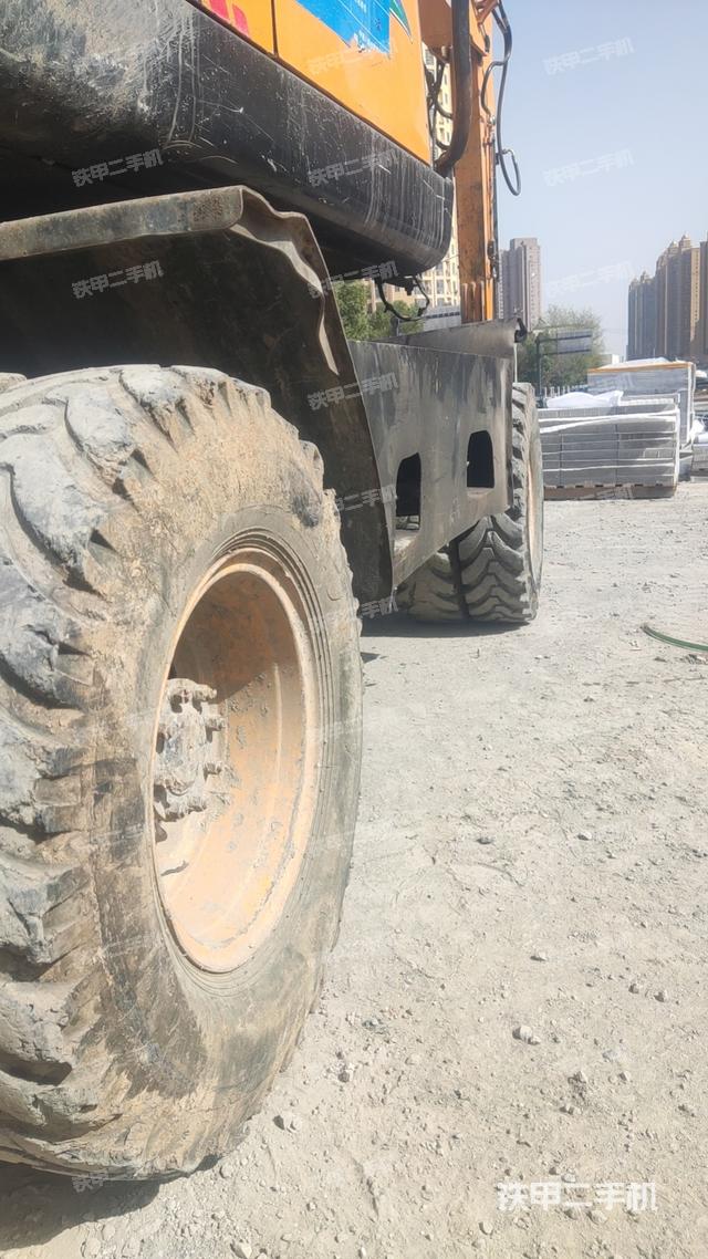 单侧履带整体（整机外观）