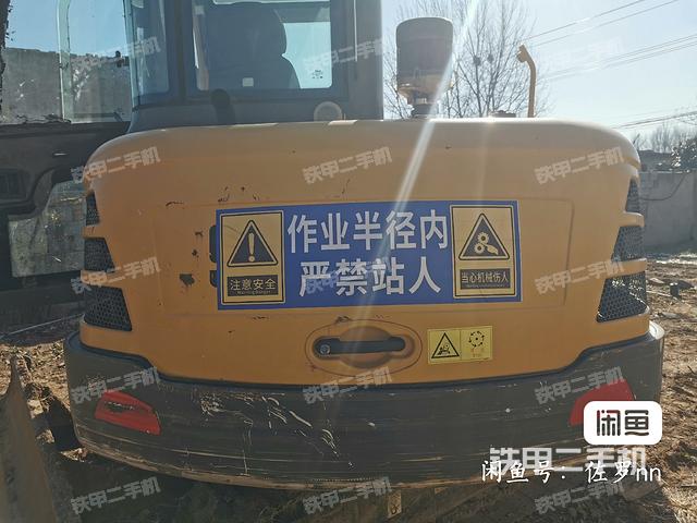 驾驶室顶部（整机外观）