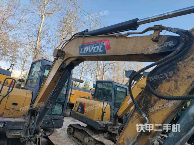 小臂整體右前(工作和回轉(zhuǎn)裝置) 小臂整體右前(工作和回轉(zhuǎn)裝置)