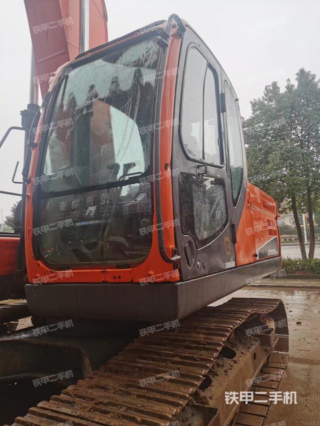 驾驶室整体（整机外观）