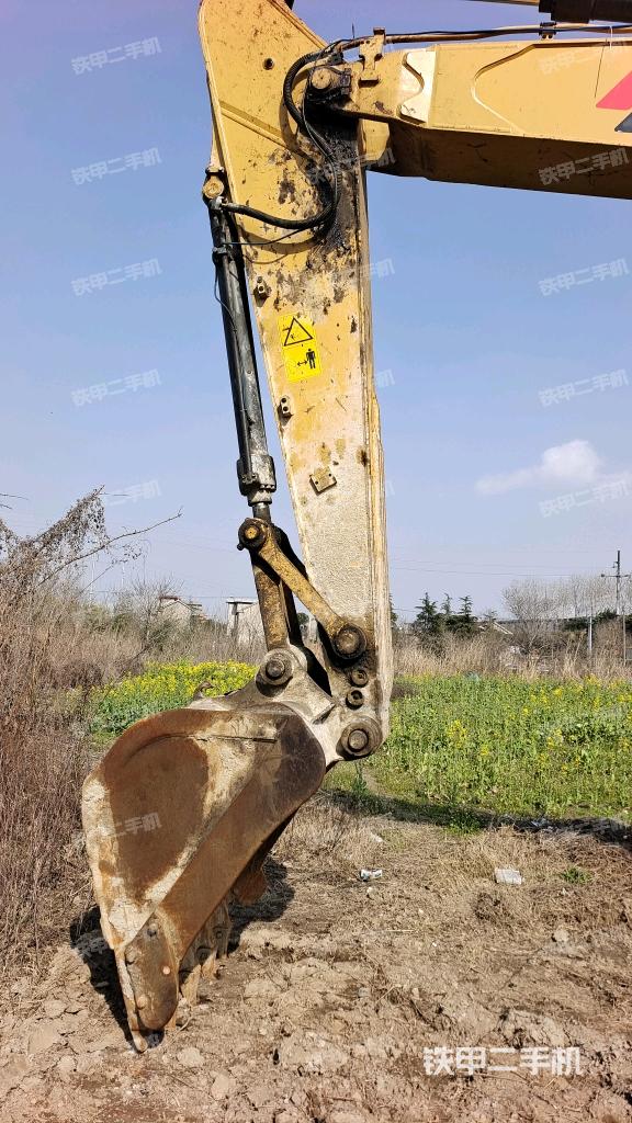 小臂整体左后（工作和回转装置）