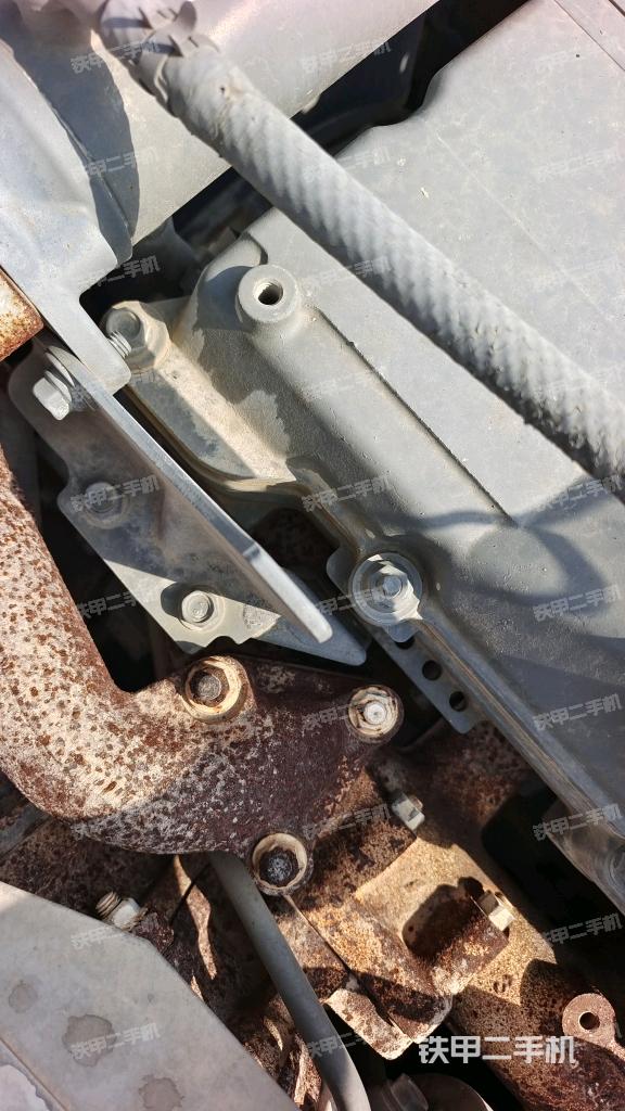 气门室盖螺丝特写（上车部件）