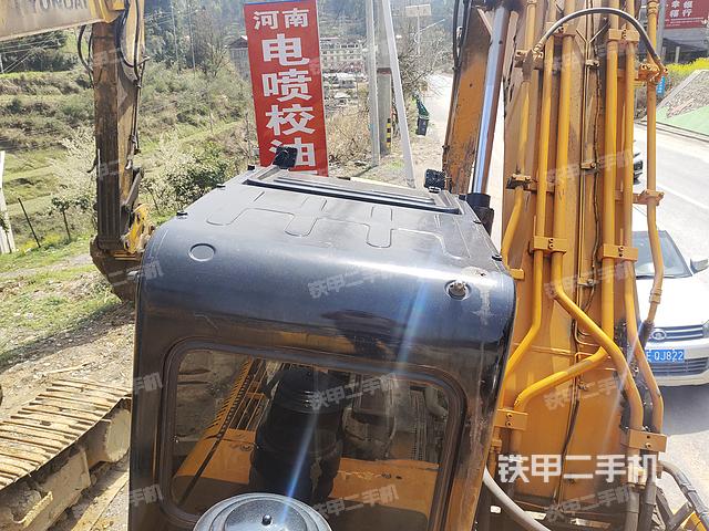 驾驶室顶部（整机外观）