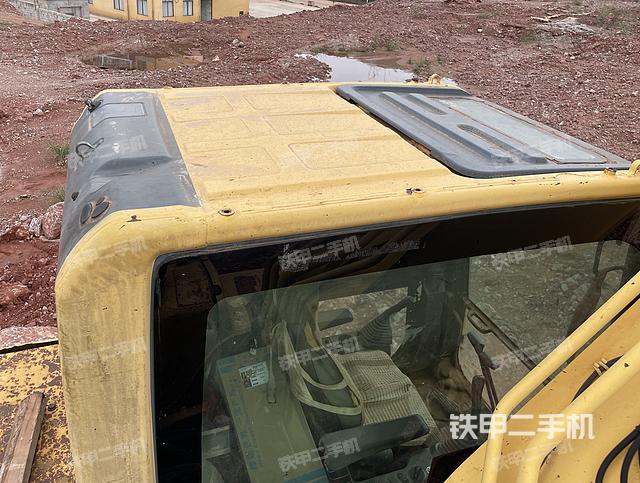 驾驶室顶部（整机外观）