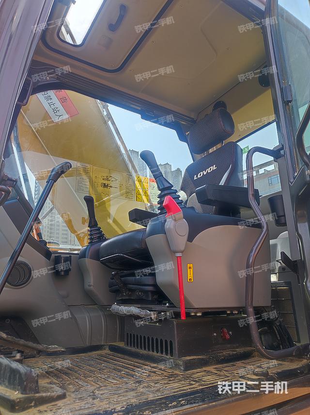 驾驶室整体（整机外观）