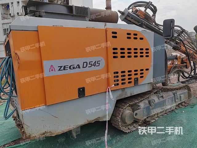 整机右后45°（设备外观及核心部件）