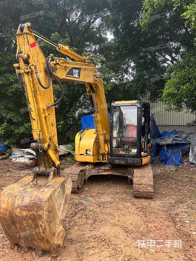 驾驶室顶部（整机外观）