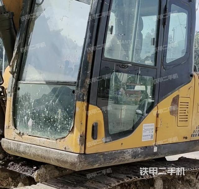 驾驶室整体（整机外观）