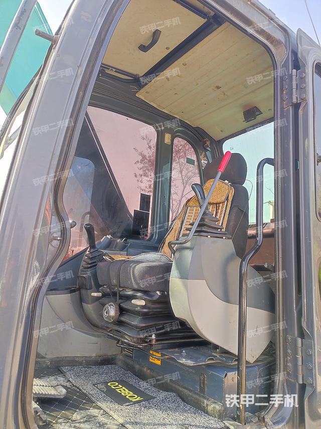 驾驶室整体（整机外观）