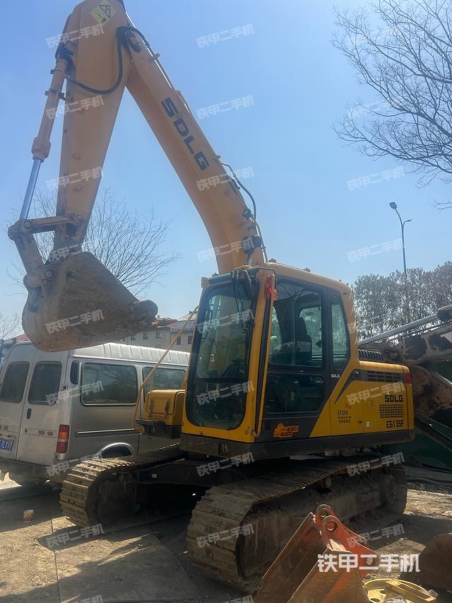 山东临工E6135F挖掘机