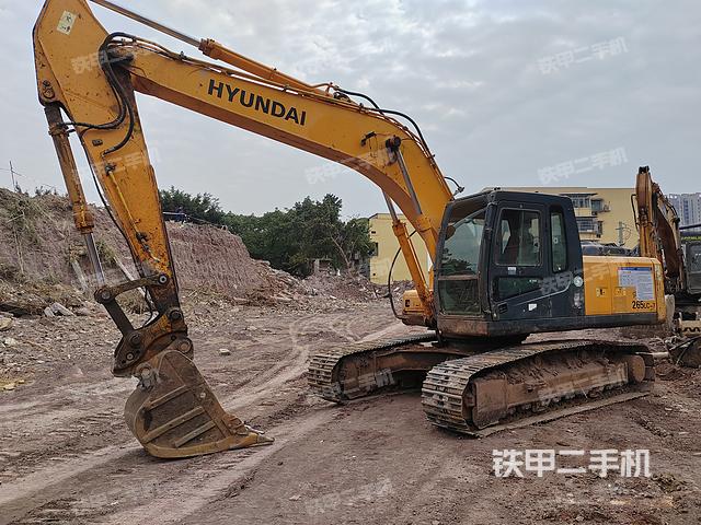 现代R225LC-7挖掘机