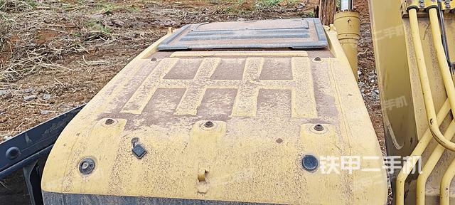 驾驶室顶部（整机外观）