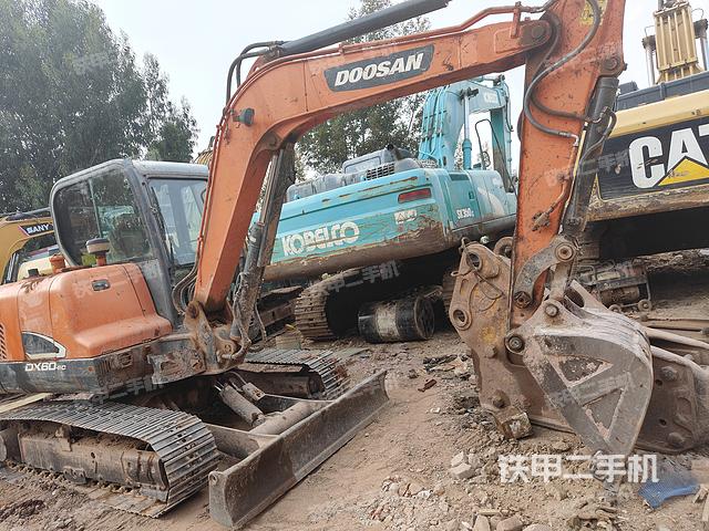 斗山DX60-9C挖掘机