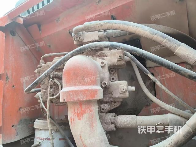 液壓泵斜45?左(大件艙室) 液壓泵斜45?左(大件艙室)