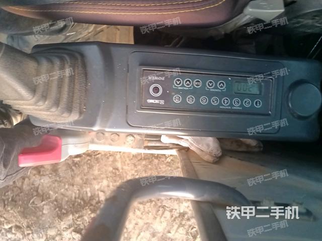 座椅左側控制臺/音響/含左手柄（駕駛室部分）