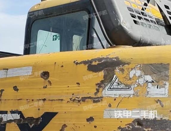 驾驶室顶部（整机外观）