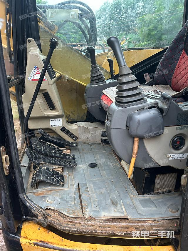 驾驶室整体（整机外观）