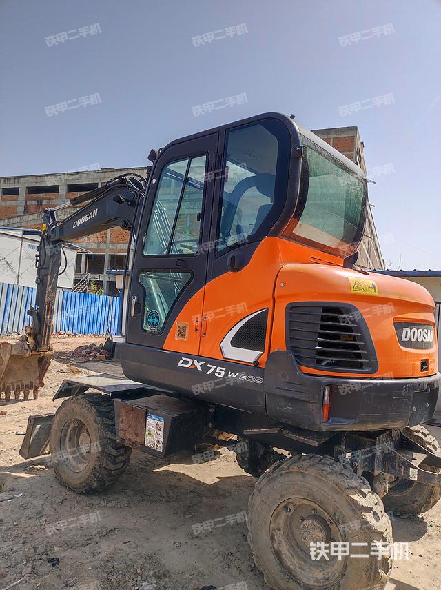 斗山DX60E-9C挖掘机